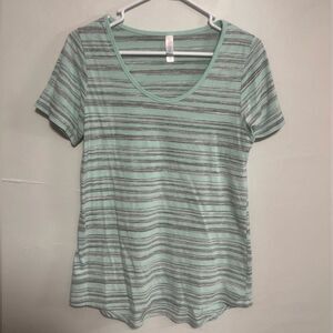 LulaRoe Classic Tshirt